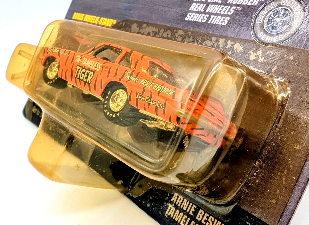 Johnny Lightning Show Stoppers! Arnie Beswick Tameless Tiger 1:64 Die Cast NEW !