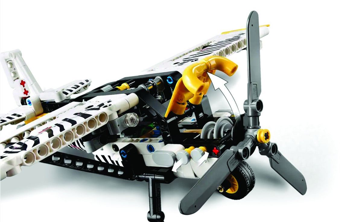 LEGO® TECHNIC: Bush Plane (42198) BRAND NEW IN UN-OPENED BOX !!!