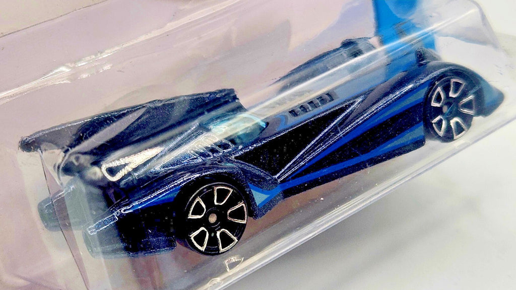 2015 Hot Wheels Batman The Brave and the Bold Batmobile New on Blister Card !!
