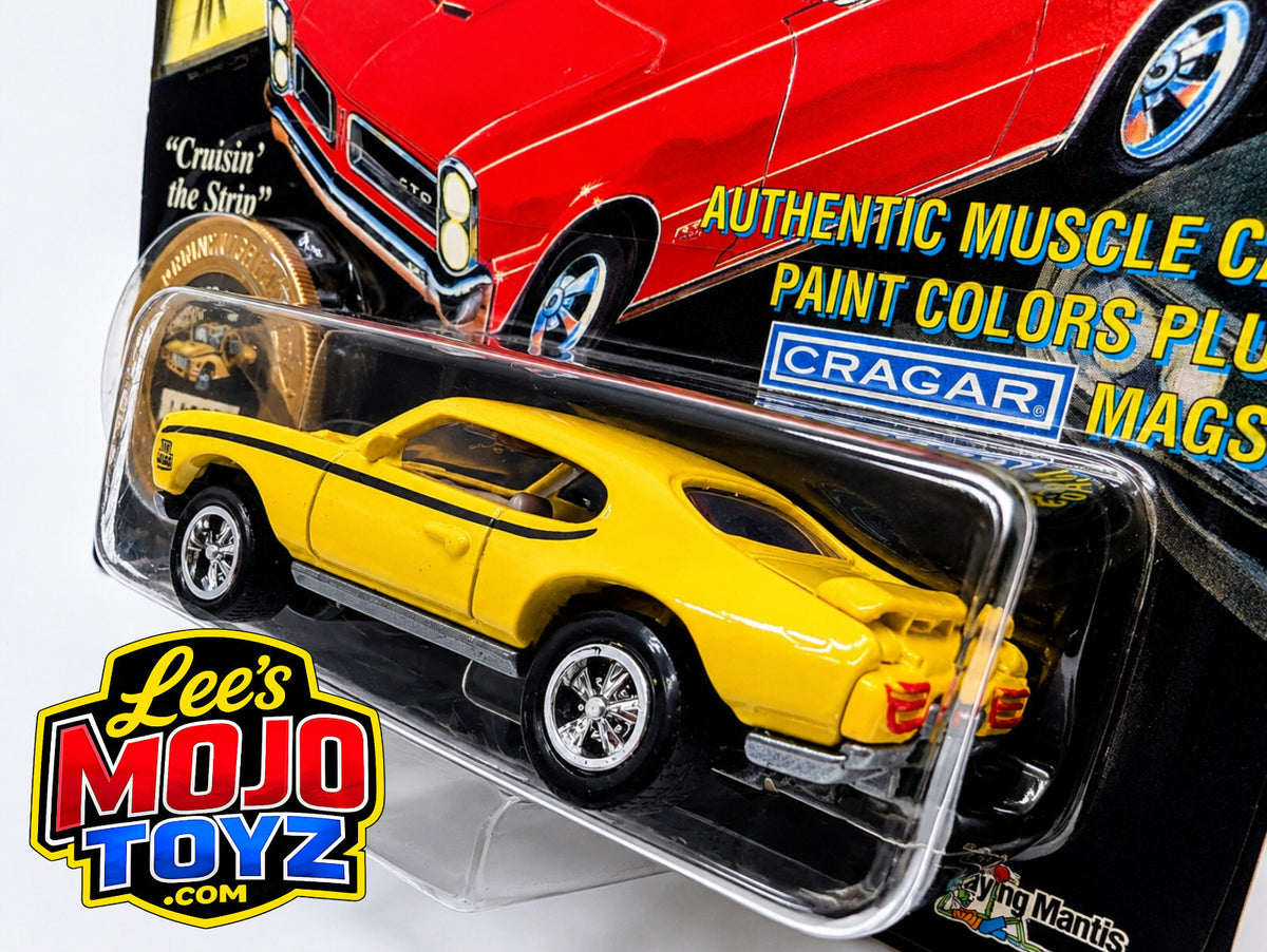 Johnny Lightning Muscle Cars USA 1969 Pontiac GTO Judge Yellow 1:64 Diecast Car