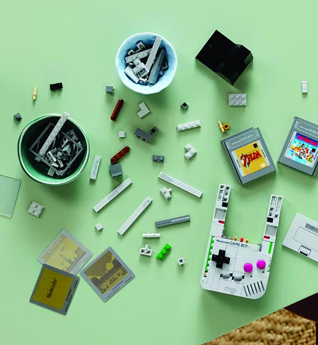 LEGO® Game Boy Model, 421 Pieces (72046)