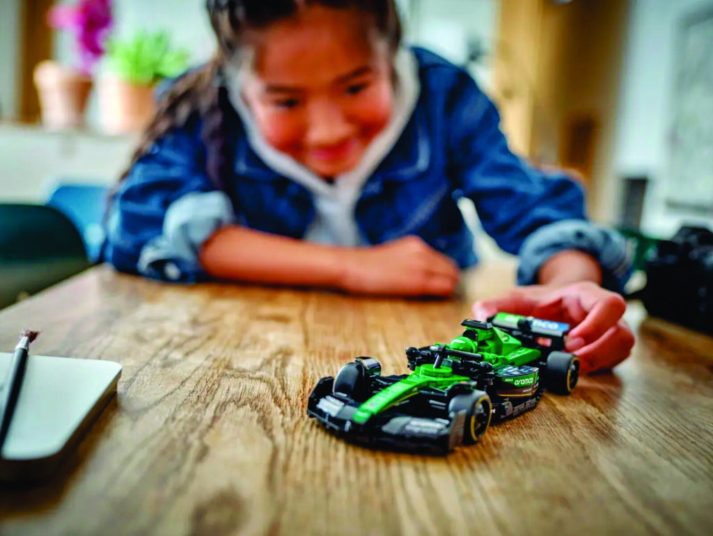 LEGO SPEED CHAMPIONS: Aston Martin Aramco F1 Amr24 Race Car (77245) NEW IN BOX !