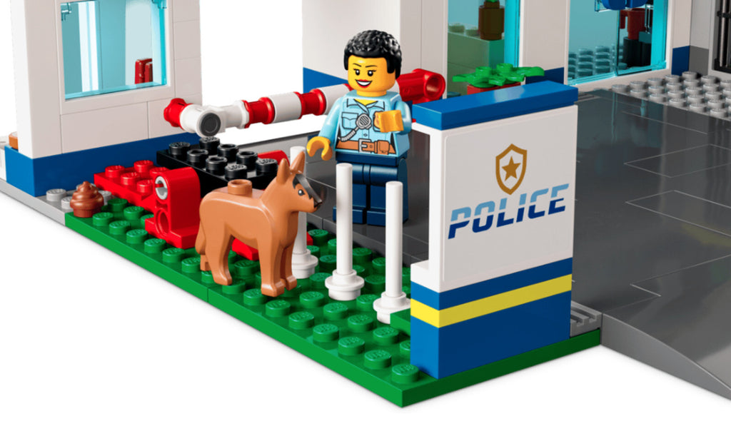 LEGO CITY: Police Station (60316). 668 Pieces NEW IN BOX