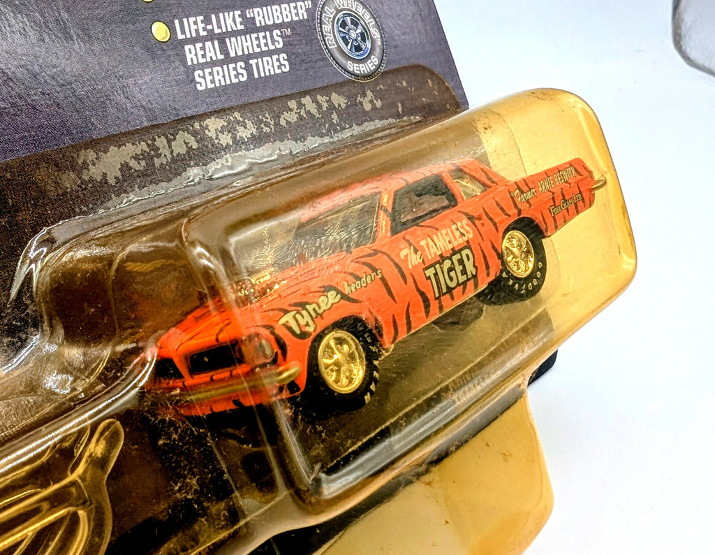 Johnny Lightning Show Stoppers! Arnie Beswick Tameless Tiger 1:64 Die Cast NEW !