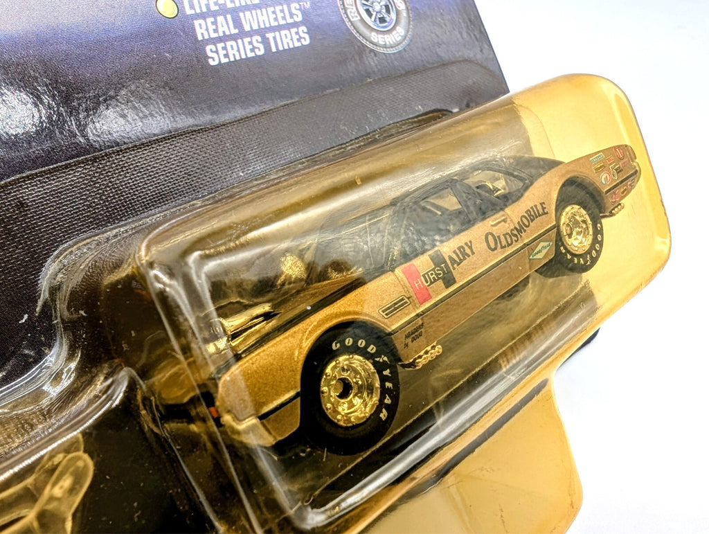 JOHNNY LIGHTNING Show Stoppers! JOE SCHUBECK'S 1967 Hurst Harry OLDS 442 1:64
