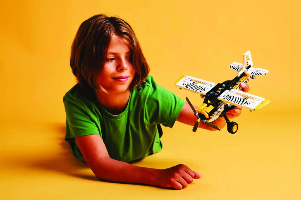 LEGO® TECHNIC: Bush Plane (42198) BRAND NEW IN UN-OPENED BOX !!!