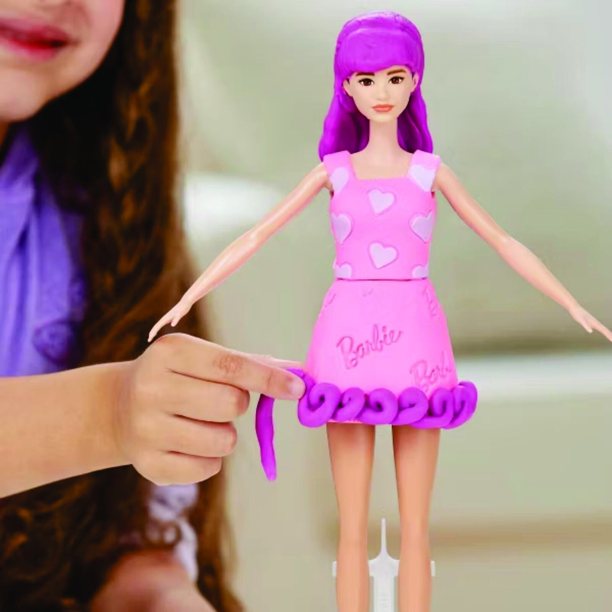Play-Doh Barbie Hearts and Hair Set Make Doll Clothes & 10 Fashion Accessories