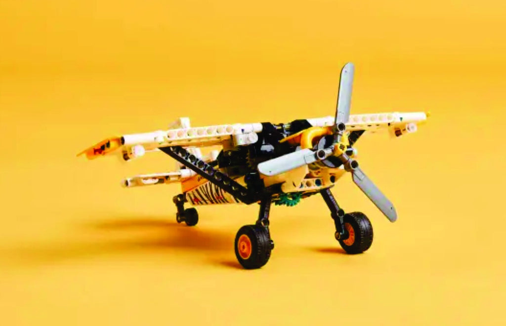 LEGO® TECHNIC: Bush Plane (42198) BRAND NEW IN UN-OPENED BOX !!!