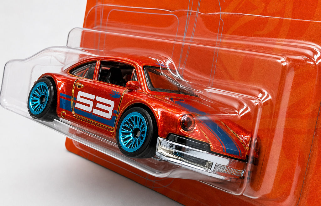 Hot Wheels 2021 53rd Anniversary Orange & Blue Series '71 Porsche 911 Orange