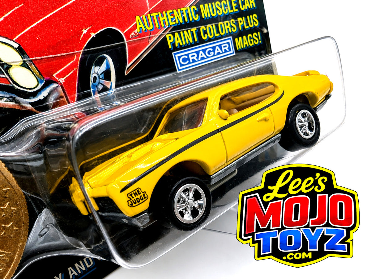 Johnny Lightning Muscle Cars USA 1969 Pontiac GTO Judge Yellow 1:64 Diecast Car