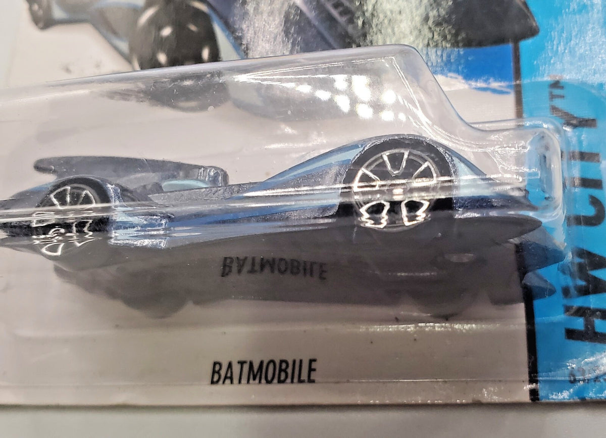 2015 Hot Wheels Batman The Brave and the Bold Batmobile New on Blister Card !!