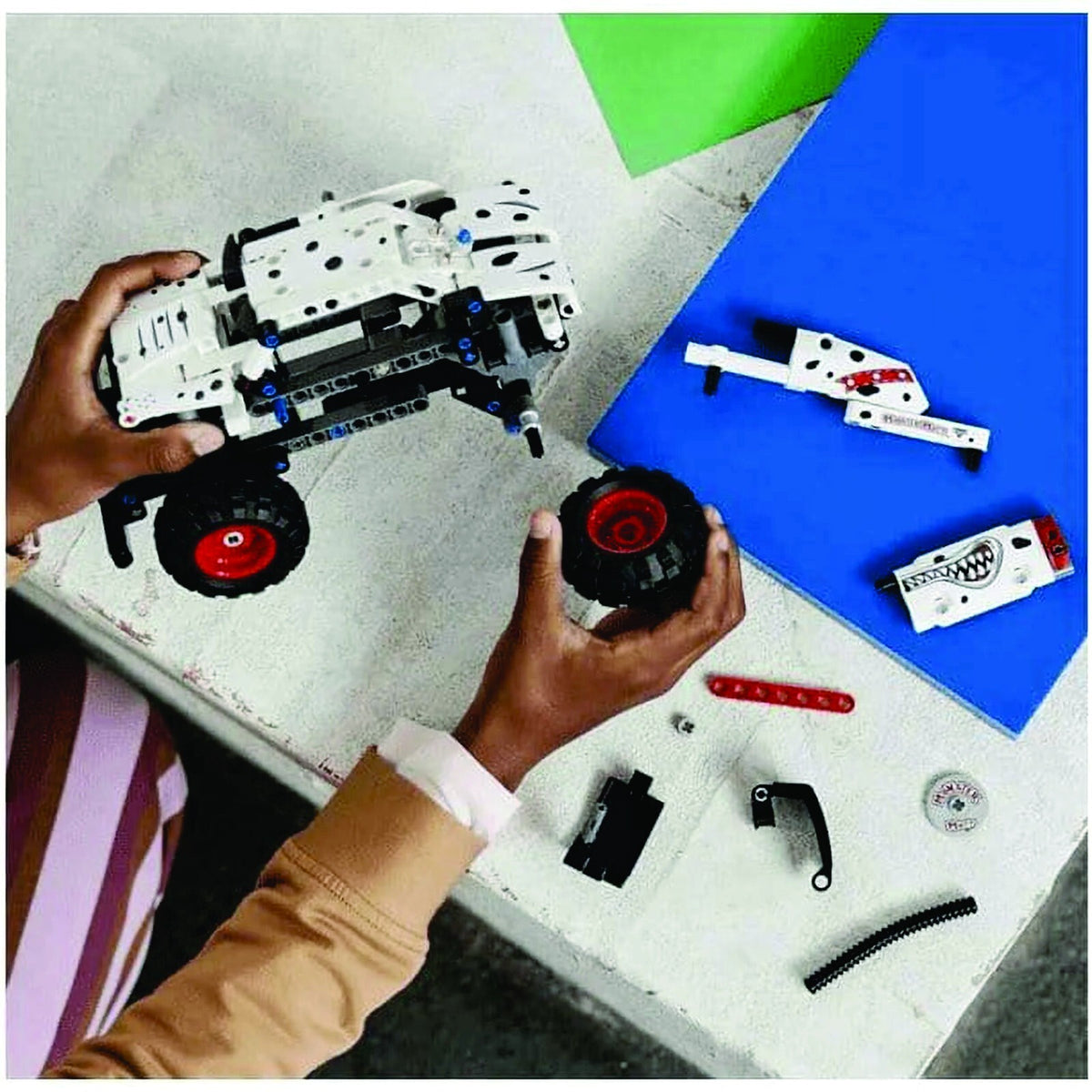 LEGO TECHNIC: Monster Jam Monster Mutt Dalmatian 42150 (RETIRED)  NEW IN BOX !!